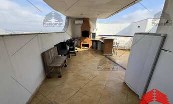 Imagem 2: Cobertura com 3 quartos, sendo 1 suíte, possui 2 salas amplas e arejadas, 4 banheiros, 2