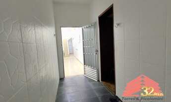 Imagem 3: Casa térrea, 2 dormitórios, 1 banheiro,2 vagas de garagem,entrada,lateral, churrasqueira,s