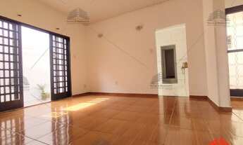 Imagem: Casa Assobradada com, Jardim de Inverno