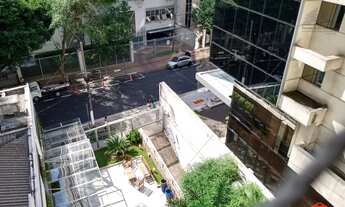 Imagem 2: Apartamento a venda nos Jardins, Rua Peixoto Gomide, 3 dormtórios, 1 suíte, 1 vaga. A 150