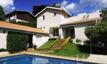 Imagem: Casa com 05 Dormitórios sendo 02 suítes