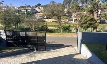 Imagem 5: Sobrado novo no Jardim Paulista em Atibaia SP. São 4 suítes, sala ampla, churrasqueira