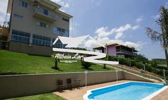 Imagem 2: Casa em estilo Neo clássico, nova com 4 suítes todas com armários planejados e ar condicio