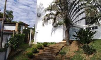 Imagem 7: Imponente Residência de Luxo no Condomínio Flamboyant em Atibaia-SP: 5 Quartos, 5 Suítes