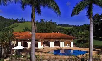 Imagem 4: Haras em Piracaia SP Casa sede com 5 dormitórios sendo 4 suítes, sala ampla com 3 ambiente