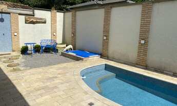 Imagem: 4 dormitórios, 4 suíte, 6 banheiro, 4