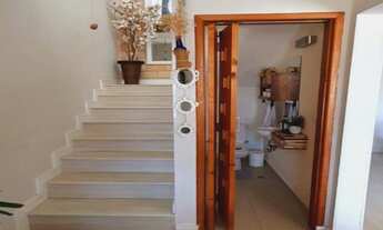 Imagem 2: 3 dormitórios, 1 suítes, 3 banheiro, 2 vagas na garagem, 158M² de Área Construída