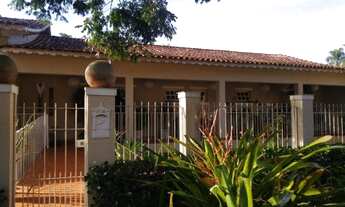 Imagem: 4 dormitórios, 2 suíte, 3 banheiro, 6