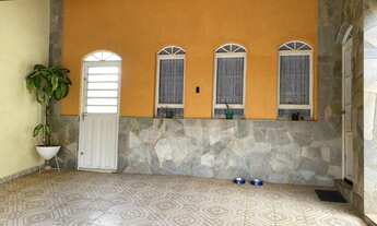 Imagem 2: 3 dormitórios, 1 suítes, 2 banheiro, 2 vagas na garagem