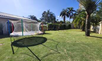 Imagem 3: Casa térrea no Condomínio Flamboyant em Atibaia SP. Terreno com 2 mil m2