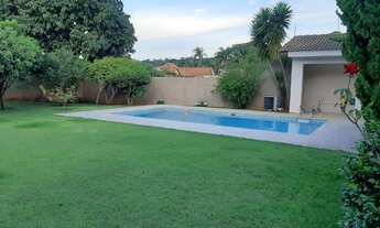 Imagem: 4 dormitórios, 4 suíte, 6 banheiro, 2