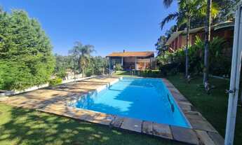 Imagem 4: Casa térrea no Condomínio Estância Dos Lagos em Atibaia SP. Piscina, churrasqueira, amp