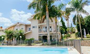 Imagem: Luxuosa casa em condomínio à venda em