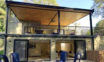 Imagem: Luxuosa Casa em Condomínio à Venda em