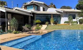 Imagem: 4 dormitórios, 4 suíte, 6 banheiro, 4