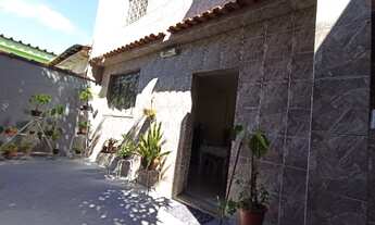 Imagem: Apartamento térreo, com área frontal