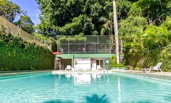 Imagem: Casa triplex com lazer completo, localizada