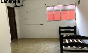 Imagem 2: Casa localizada no Centro Histórico para locação - 2 dormitórios (1 suíte) - Cananéia - Li