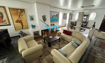 Imagem 4: Casa de 500m² de área construída com piscina e churrasqueira à venda no Parque dos Príncip