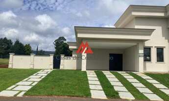 Imagem 3: Estilo Neoclássico no Condomínio Portal do Japy Golf