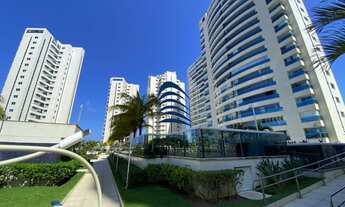 Imagem 2: Apartamento amplo com 200m, vista mar, varanda gourmet fechada com cortina de vidro, andar