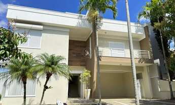 Imagem: Luxuosa casa em condomínio à venda em