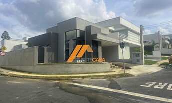 Imagem 2: Casa de Alto Padrão em Condomínio na Aparecidinha em Sorocaba-SP: 3 Suítes com uma Master