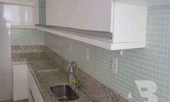 Imagem 4: Apartamento quadra mar, mobiliado, vista lateral do mar, 01 suíte + 02 dormitórios, 01 vag