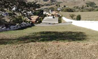 Imagem 2: Ótimo lote no condomínio, com 1500m2 de área e um leve declive, perfeito para quem busca c