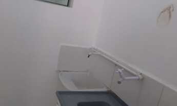 Imagem 6: KITNET NO CENTRO DE GUARAREMA (pode ser utilizada também como sala comercial), entrada ind