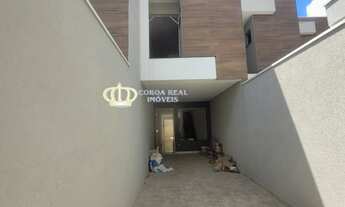 Imagem 2: SOBRADO NOVO COM SACADA COM 3 QUARTOS , SENDO 01 SUÍTE, 02 VAGAS DE GARAGEM NA VL RÉ