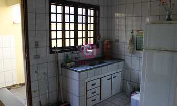 Imagem 5: Quer espaço em sua casa? Casa térrea com suíte e porão espaçoso