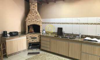 Imagem 2: Encantadora Casa Térrea à Venda em Jardim Santa Maria, Jacareí/SP com 3 quartos , 3 banhei