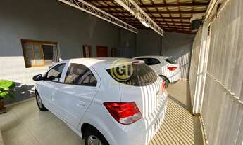 Imagem 2: CASA A VENDA COM EDICULA NO JARDIM DAS INDUSTRIAS - JACAREÍ/SP 3 dormitórios