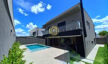 Imagem 1: Um terreno de 500 m2 com uma área construída de 360 m2, perfeito para você e sua família d