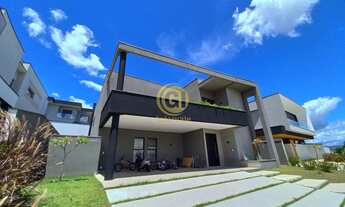 Imagem 4: Um terreno de 500 m2 com uma área construída de 360 m2, perfeito para você e sua família d