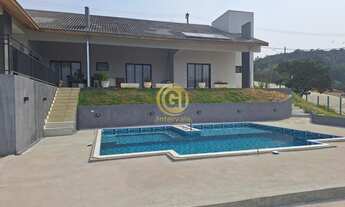 Imagem: Imponente Residência de Luxo em Condomínio