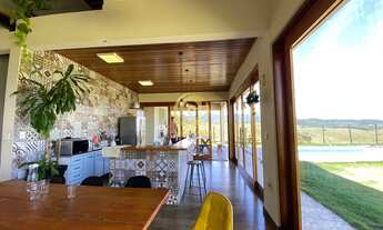 Imagem 2: Chácara à venda em Taubaté-SP, Vista maravilhosa com 3 quartos,2 suítes, 2 salas, 2 banhe