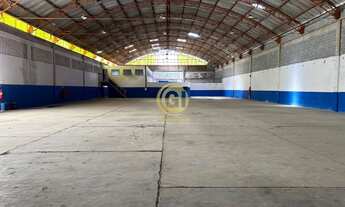 Imagem 4: Galpão Comercial de Alto Padrão para Locação em Taubaté-SP - Bairro Piracangaguá: 4 banhei