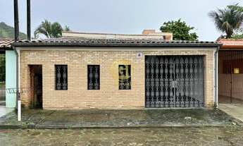 Imagem 2: Casa a venda com 3 quartos e 2 vagas de garagem no Centro de Caraguatatuba-SP!