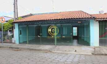 Imagem: Casa disponível para VENDA na charmosa