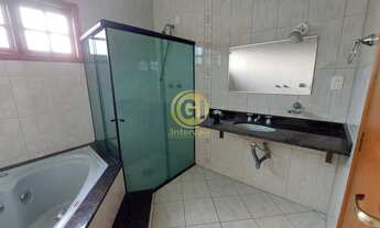 Imagem 3: OPORTUNIDADE SOBRADO COM EDÍCULA NO CENTRO DE JACAREÍ À VENDA!!!