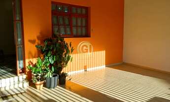 Imagem 3: Imperdível casa à venda em Jacareí-SP, Jardim Santa Maria: 3 quartos, 1 suíte, 2 salas, 3