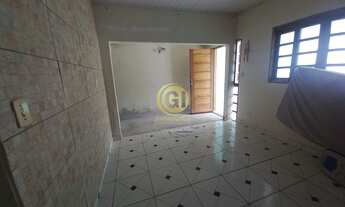 Imagem 3: Oportunidade em Jacareí: Casa com Edícula Próxima ao Centro e Dutra