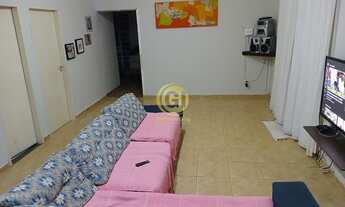 Imagem 7: Chácara de Luxo à Venda em Jacareí-SP: 3 Quartos, 1 Suíte, 2 Salas, 2 Banheiros, 4 Vagas