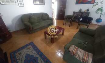 Imagem 4: Imóvel ideal para famílias grandes ou investidores! Localizado em terreno amplo de 350 m²