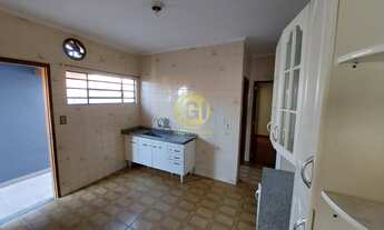 Imagem 2: Imóvel à venda em Jacareí-SP: Casa ampla com 3 quartos, 1 suíte e 3 vagas na Cidade Jardim