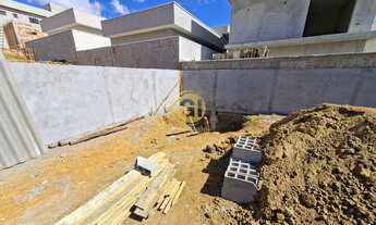 Imagem 5: Casa em Condomínio de Alto Padrão em Jacareí-SP: 3 quartos, 1 suíte, 2 salas, 1 banheiro
