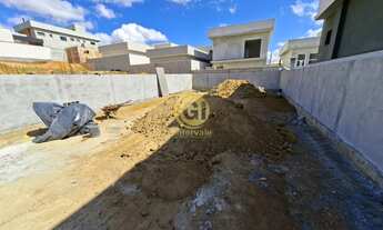 Imagem 4: Casa em Condomínio de Alto Padrão em Jacareí-SP: 3 quartos, 1 suíte, 2 salas, 1 banheiro