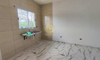 Imagem 4: Casa em Condomínio à Venda em Jacareí-SP: 2 Quartos, 1 Sala, 2 Banheiros, 3 Vagas de Garag